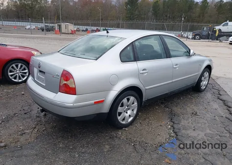 2002 Volkswagen Passat Glx from USA, damaged, VIN WVWTH63B22P356725
